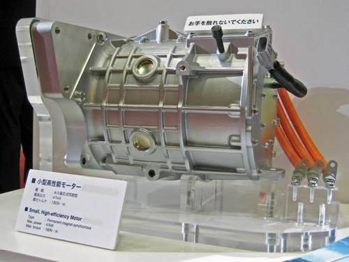 Moteur synchrone Meidensha pour Mitsubishi iMiEV Sport à aimants permanents 47 kW - couple maximum 180 N-m - Source Wikimedia Commons